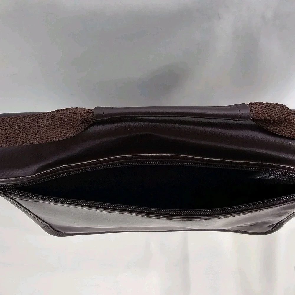 Mt. Baker Purple Faux Leather Bible Cover Organizer Case - Item 41319 EUC